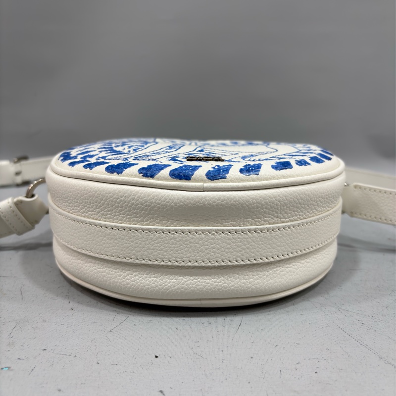 DIOR AND HYLTON NEL Dior Yoyo 聯名款 全皮 狗狗 狗 抽象 圓餅包 斜背包-4