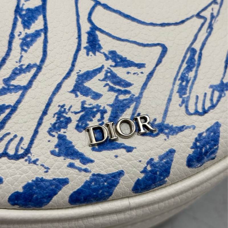 DIOR AND HYLTON NEL Dior Yoyo 聯名款 全皮 狗狗 狗 抽象 圓餅包 斜背包-5
