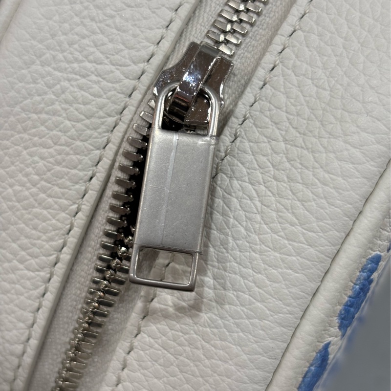 DIOR AND HYLTON NEL Dior Yoyo 聯名款 全皮 狗狗 狗 抽象 圓餅包 斜背包-8