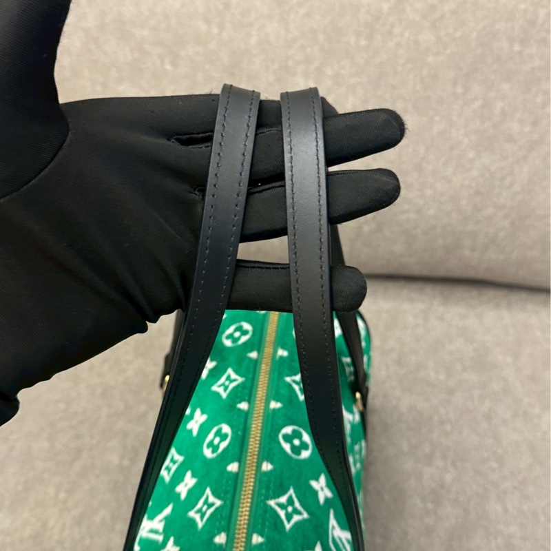 LV綠老花天鵝絨手提包-6