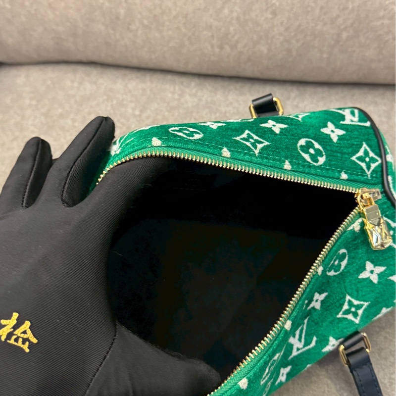 LV綠老花天鵝絨手提包-7