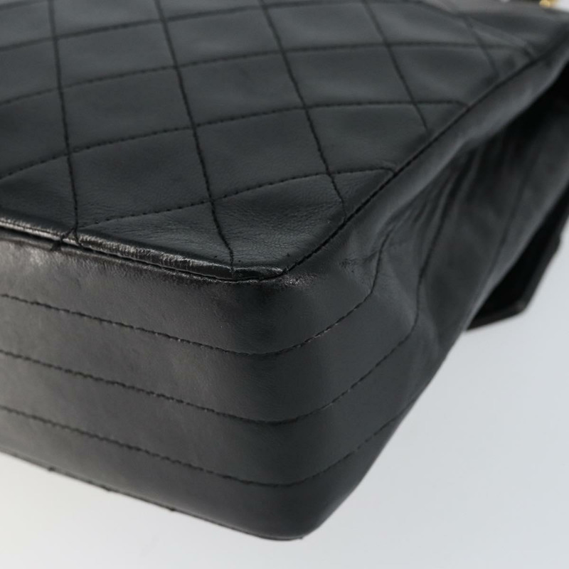 【日本直送】香奈兒 (CHANEL) Matelasse 鏈條翻蓋包，旋扣設計，羊皮材質，黑色金色雙C標誌，正品編號 bs30361-15