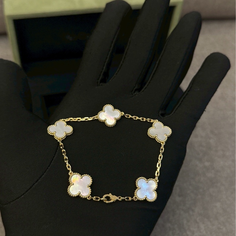 VCA白母貝五花手鍊-4