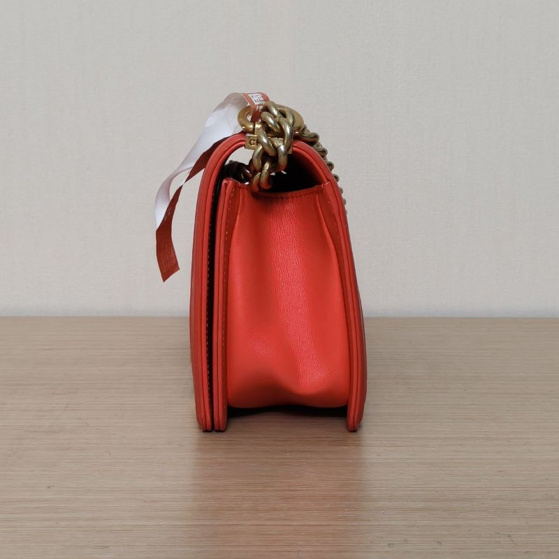 CHANEL Leboy中號25紅色牛皮23開金扣肩背包-2