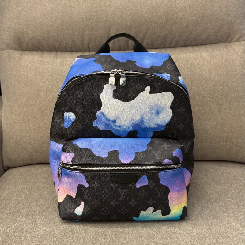 LV限定款雲朵後背包-1