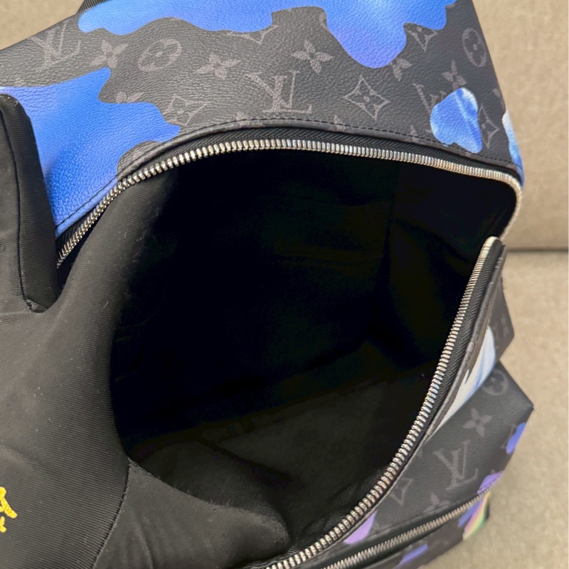 LV限定款雲朵後背包-7