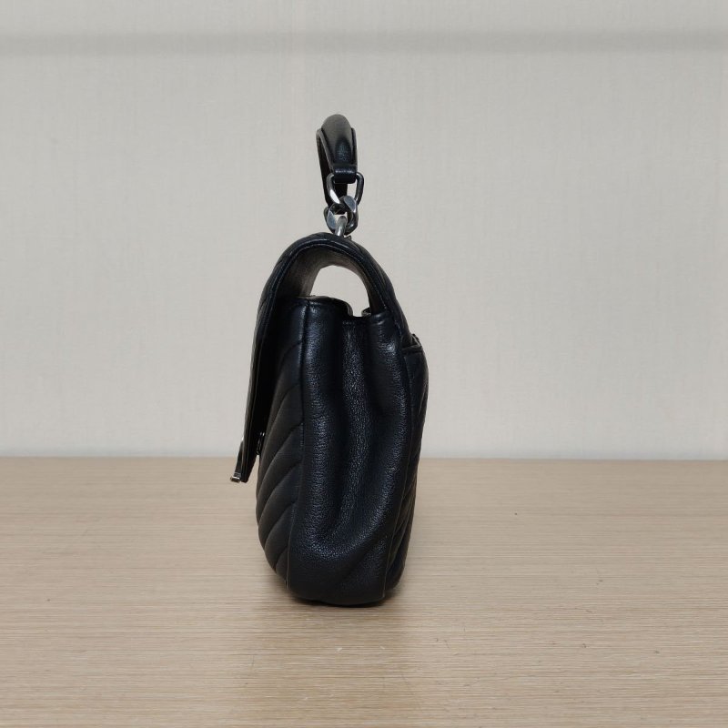 SAINT LAURENT College郵差包中號24黑色羊皮銀扣肩背包-1