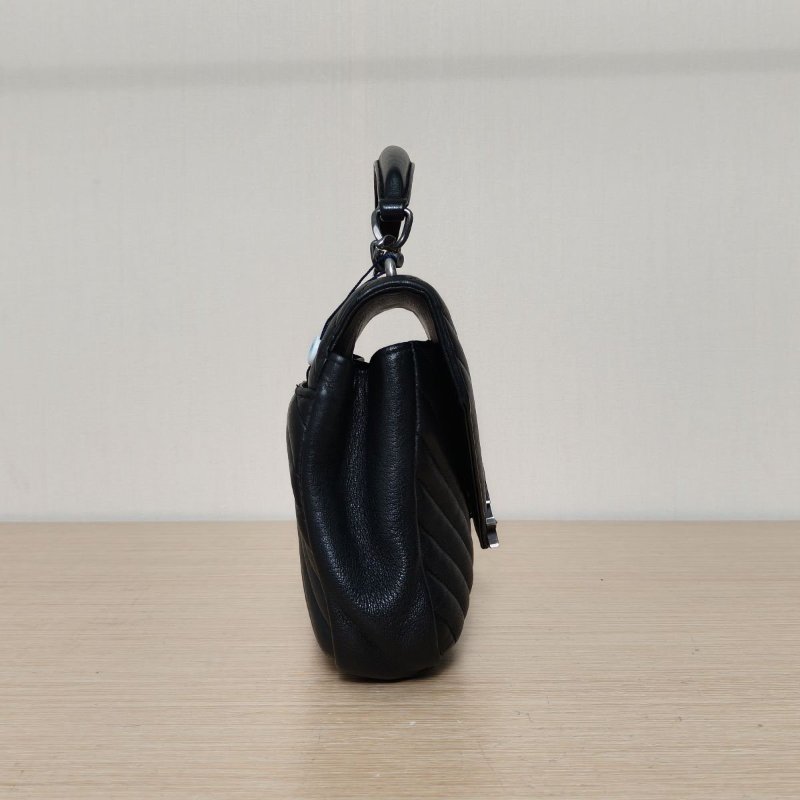 SAINT LAURENT College郵差包中號24黑色羊皮銀扣肩背包-3