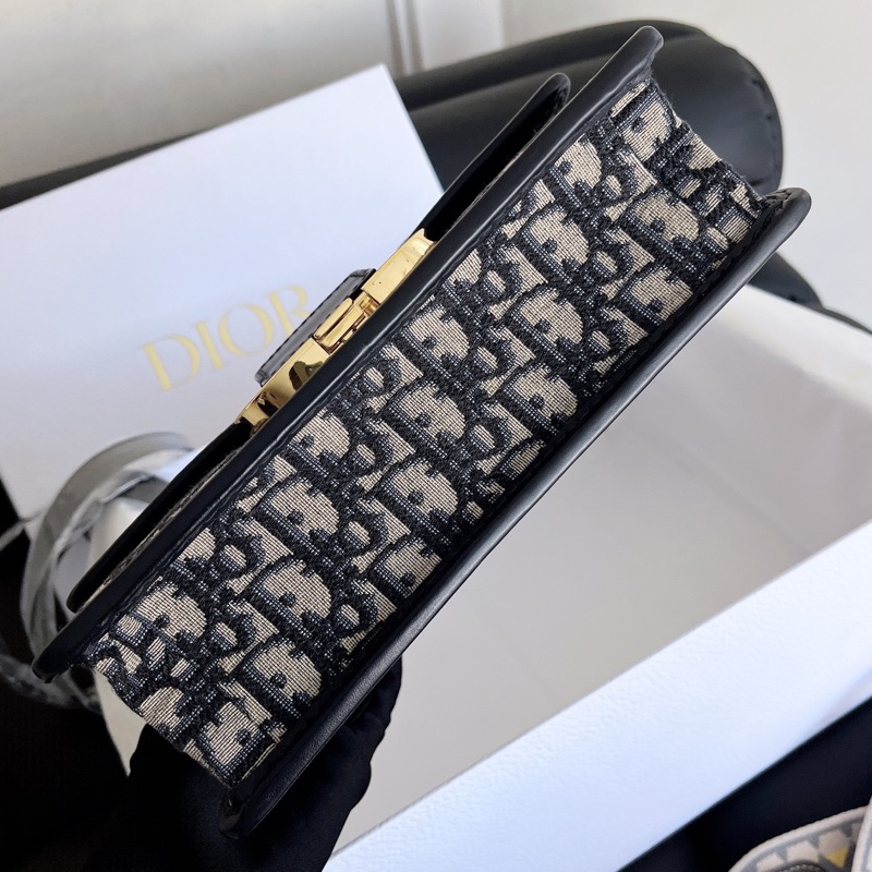 【近新閒置品】Dior迪奧蒙田30老花金小號手拿包斜背包-6