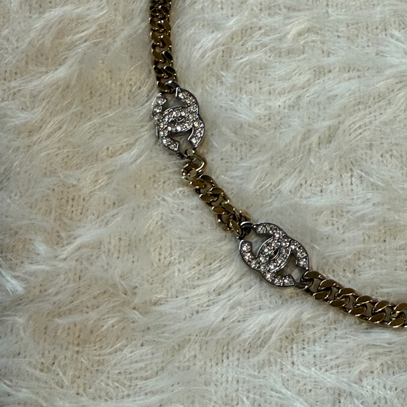 『全新全配』香奈兒Chanel  五花 爆款 LOGO淡金帶鑽頸鏈-10