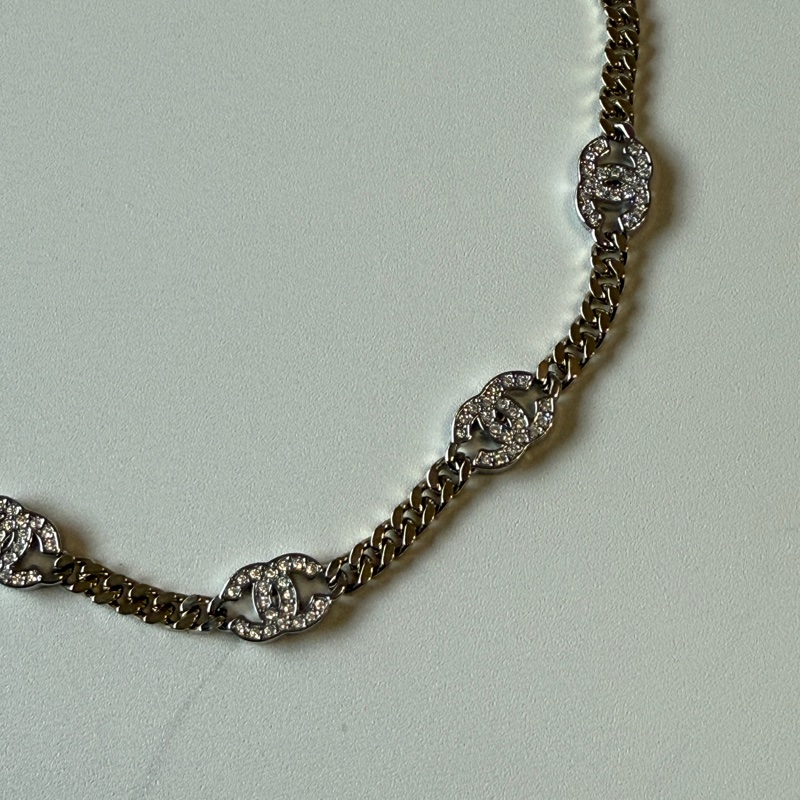 『全新全配』香奈兒Chanel  五花 爆款 LOGO淡金帶鑽頸鏈-21