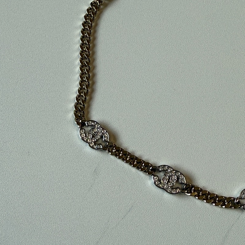 『全新全配』香奈兒Chanel  五花 爆款 LOGO淡金帶鑽頸鏈-22