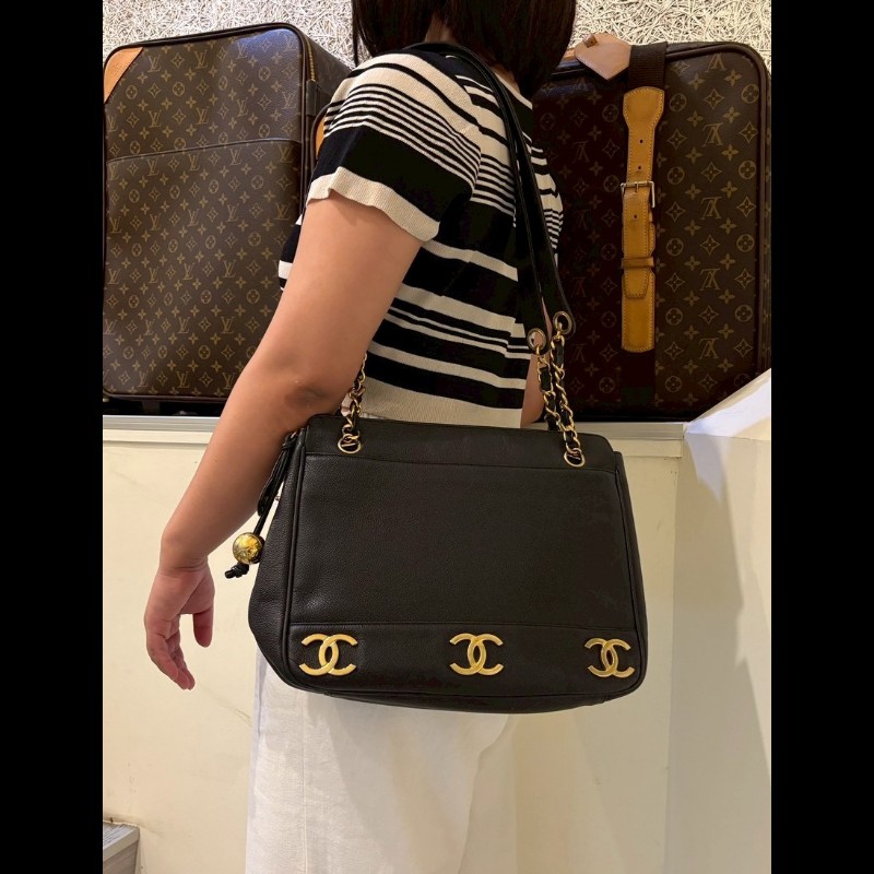 Chanel 金鍊黑荔枝皮肩背包（底部雙c裝飾-3