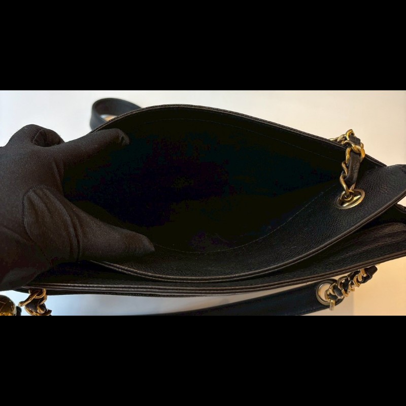 Chanel 金鍊黑荔枝皮肩背包（底部雙c裝飾-16