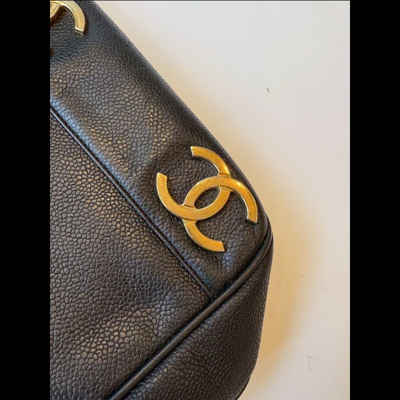 Chanel 金鍊黑荔枝皮肩背包（底部雙c裝飾-27