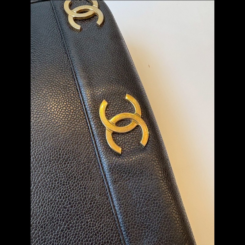 Chanel 金鍊黑荔枝皮肩背包（底部雙c裝飾-28