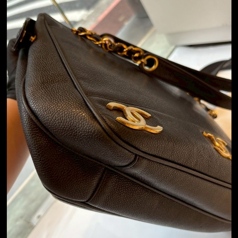 Chanel 金鍊黑荔枝皮肩背包（底部雙c裝飾-34
