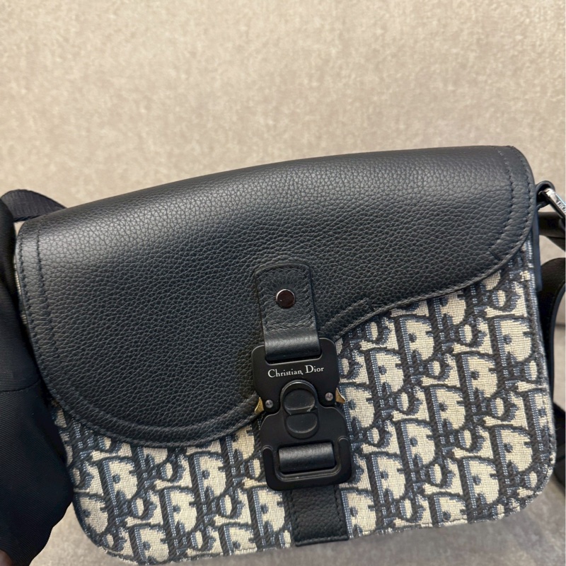 DIOR saddle郵差包小號-1