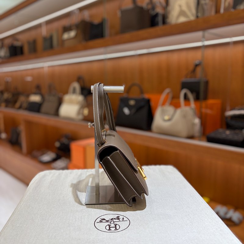 【現貨｜快速出貨】Hermès 愛馬仕 Constance 19 Etoupe 大象灰｜金釦｜U刻 2022 年｜Epsom 皮｜全新全配-3