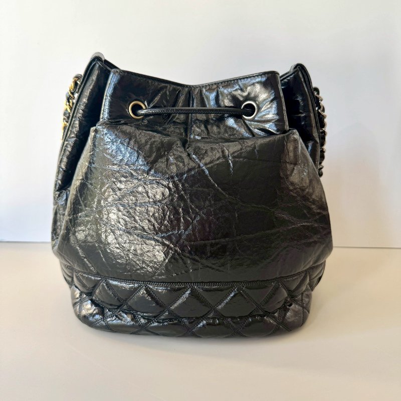 CHANEL 黑色 油蠟皮 金釦 束口 水桶包 AS1978-3