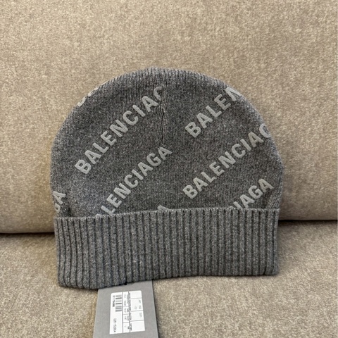 巴黎世家滿版毛帽