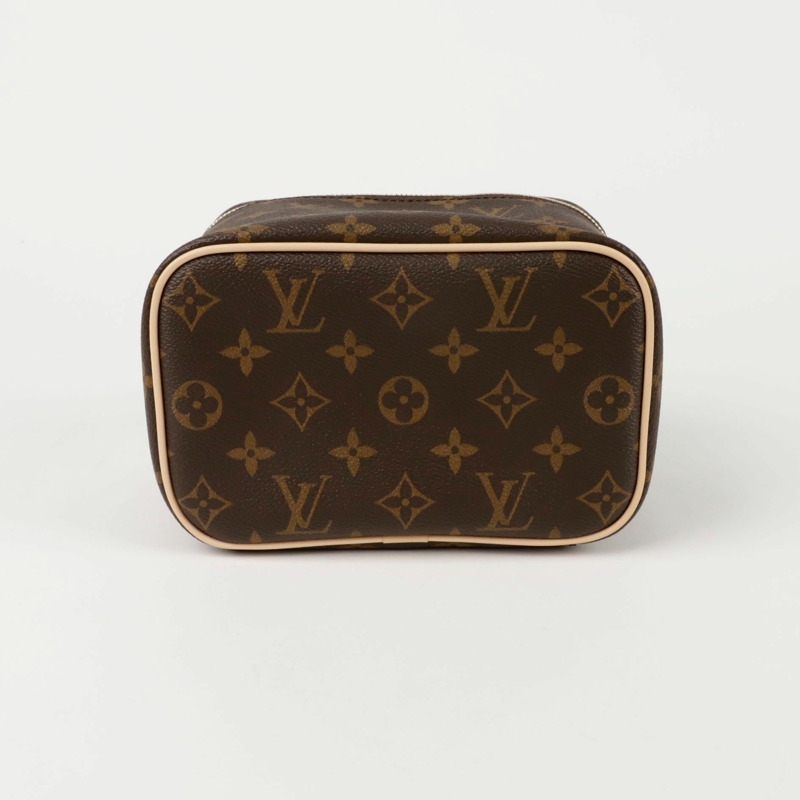 LOUIS VUITTON M44495 精緻迷你化妝包-5