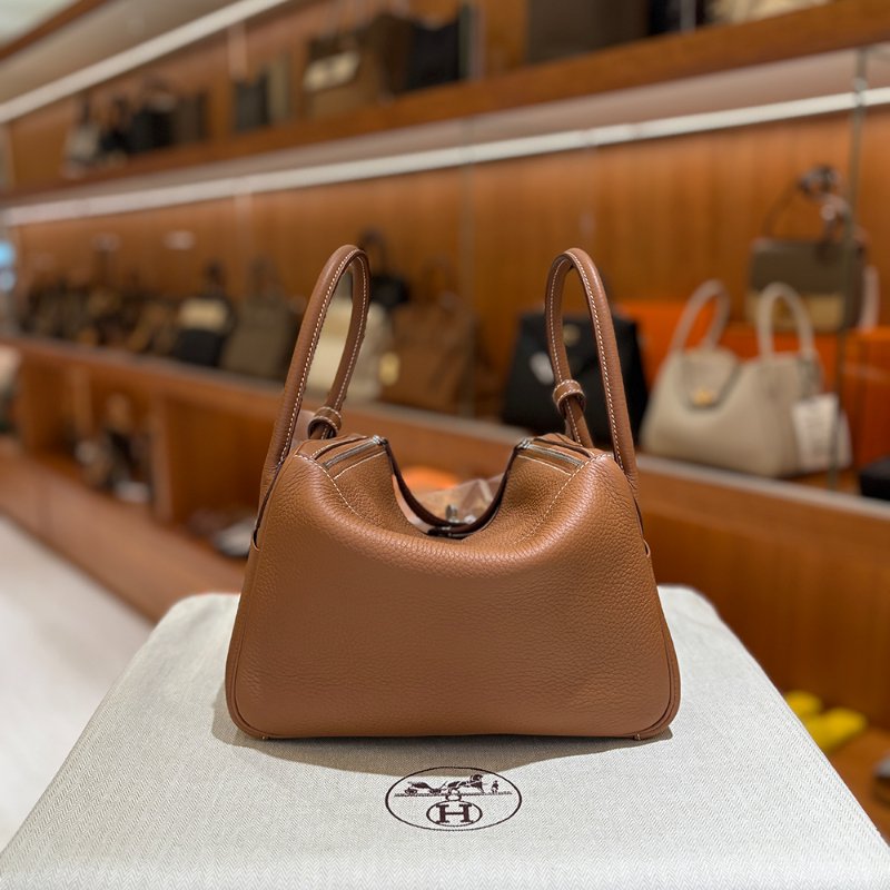 【現貨|快速出貨】Hermès 愛馬仕 Lindy 26 金棕色|銀釦|W刻2024年|Taurillon Clemence 小牛皮-4