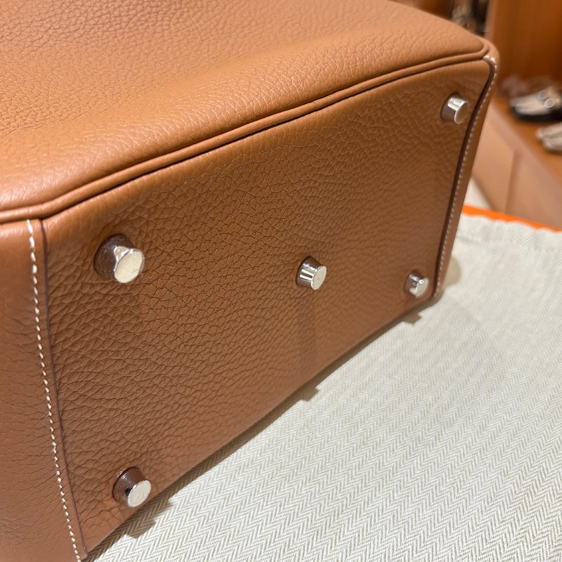 【現貨|快速出貨】Hermès 愛馬仕 Lindy 26 金棕色|銀釦|W刻2024年|Taurillon Clemence 小牛皮-8