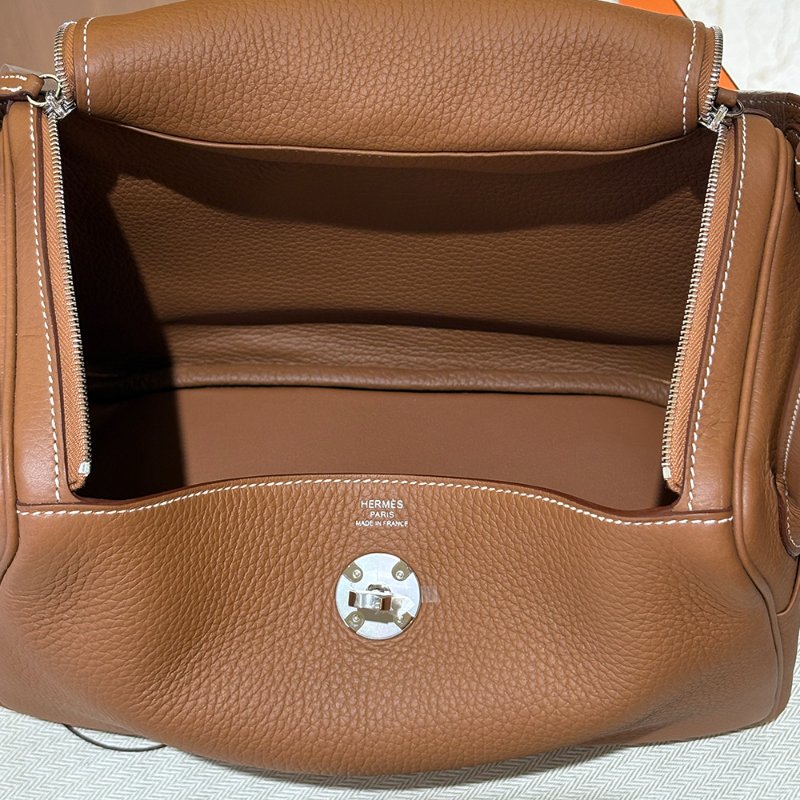【現貨|快速出貨】Hermès 愛馬仕 Lindy 26 金棕色|銀釦|W刻2024年|Taurillon Clemence 小牛皮-10