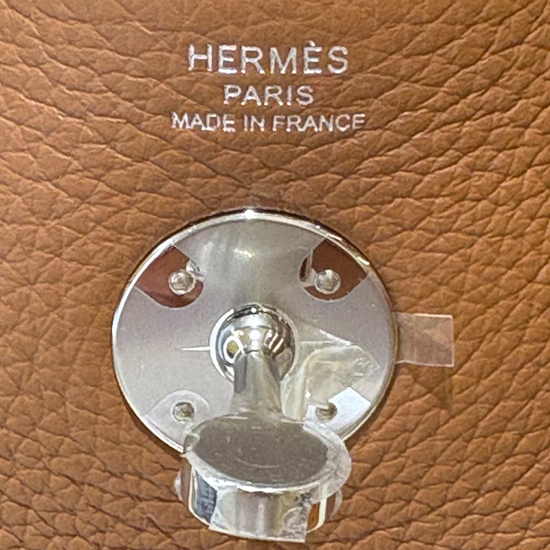 【現貨|快速出貨】Hermès 愛馬仕 Lindy 26 金棕色|銀釦|W刻2024年|Taurillon Clemence 小牛皮-17