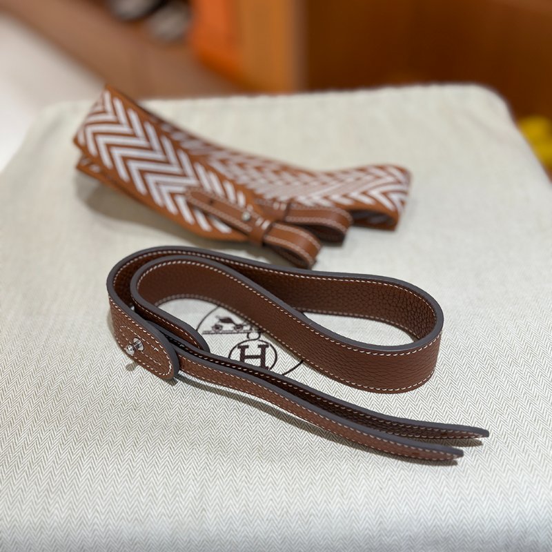 【現貨|快速出貨】Hermès 愛馬仕 Lindy 26 金棕色|銀釦|W刻2024年|Taurillon Clemence 小牛皮-21