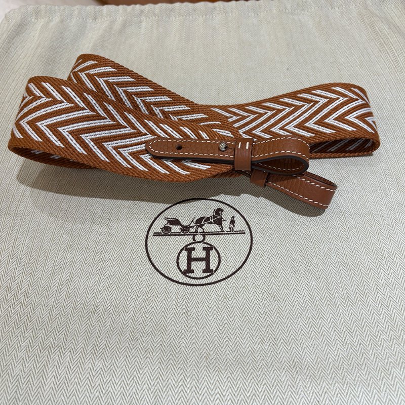 【現貨|快速出貨】Hermès 愛馬仕 Lindy 26 金棕色|銀釦|W刻2024年|Taurillon Clemence 小牛皮-23