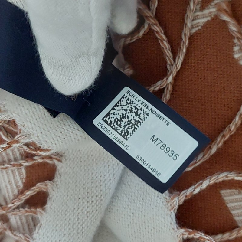 LV M78935  🎀實品拍照🎀 榛子色  Monogram Essential 圍巾~二手美品-13