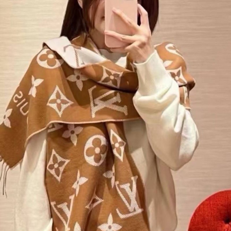 LV M78935  🎀實品拍照🎀 榛子色  Monogram Essential 圍巾~二手美品-28