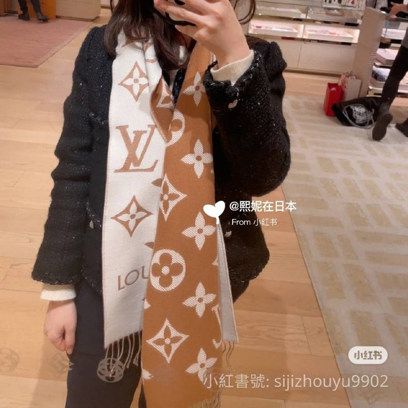 LV M78935  🎀實品拍照🎀 榛子色  Monogram Essential 圍巾~二手美品-38
