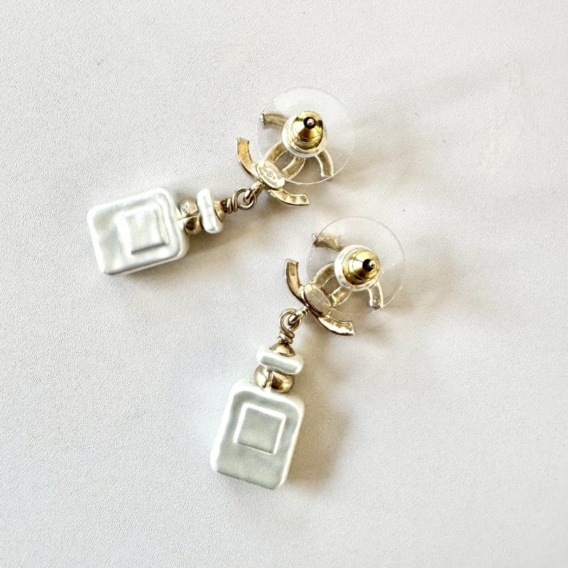 CHANEL 香水瓶 垂吊 雙C 水鑽 淡金 針式 耳環 AB8537-6