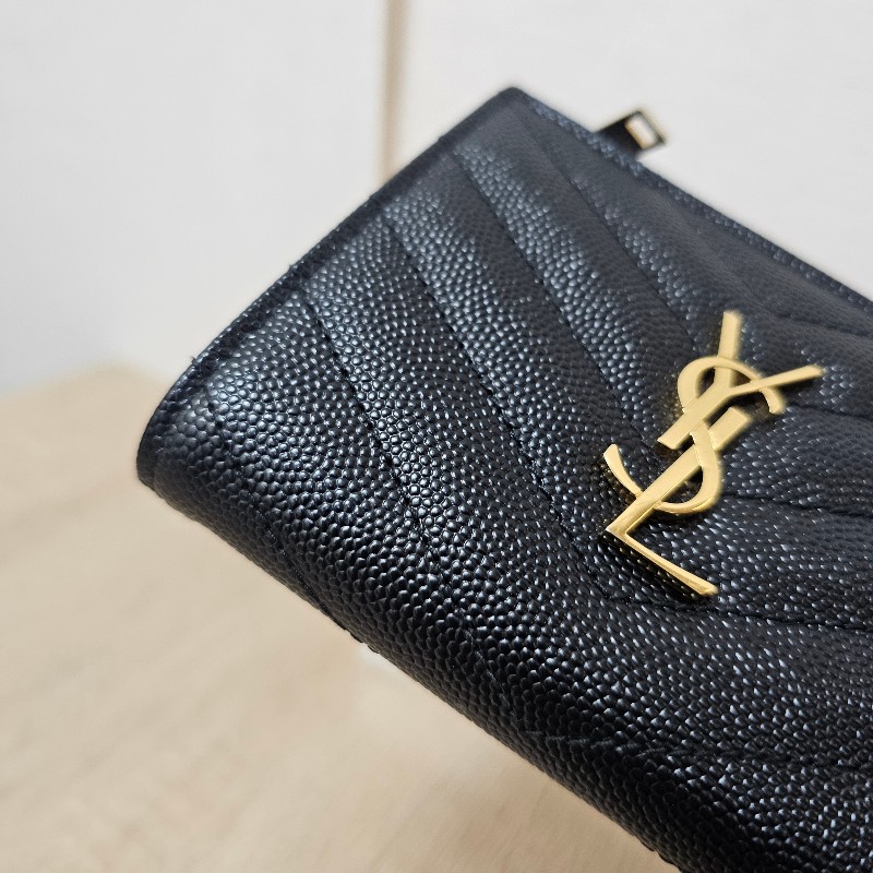 [ 甜價出❣️] YSL黑荔枝皮金釦對釦短夾-4