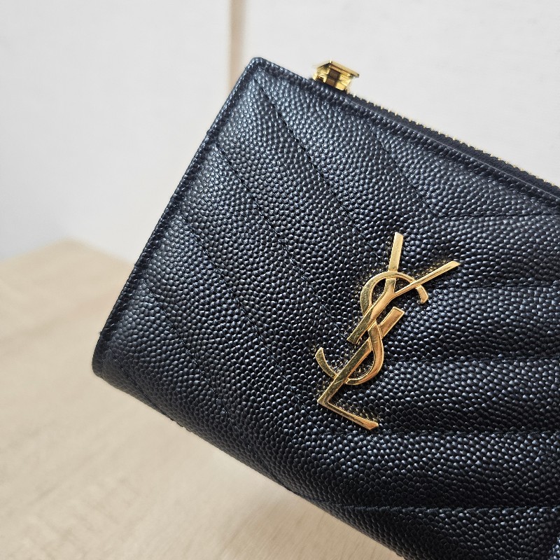 [ 甜價出❣️] YSL黑荔枝皮金釦對釦短夾-17