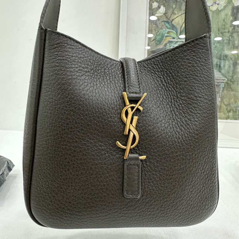 YSL聖羅蘭hobo mini腋下包黑金25年 99近閒置，尺寸：15*16*7cm-8