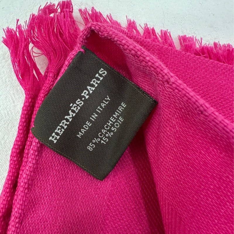 HERMES愛馬仕枚紅印花圖案女士圍巾披肩 尺寸：75*210cm 材質：85%山羊絨 15%桑蠶絲-5