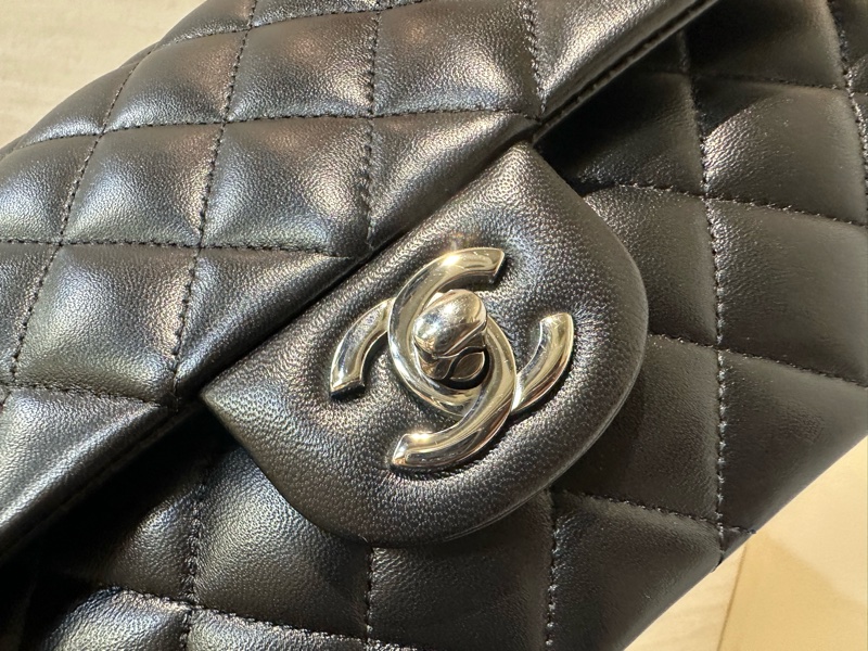 Chanel 黑羊皮菱格雙蓋銀鍊CoCo25包A01112-2