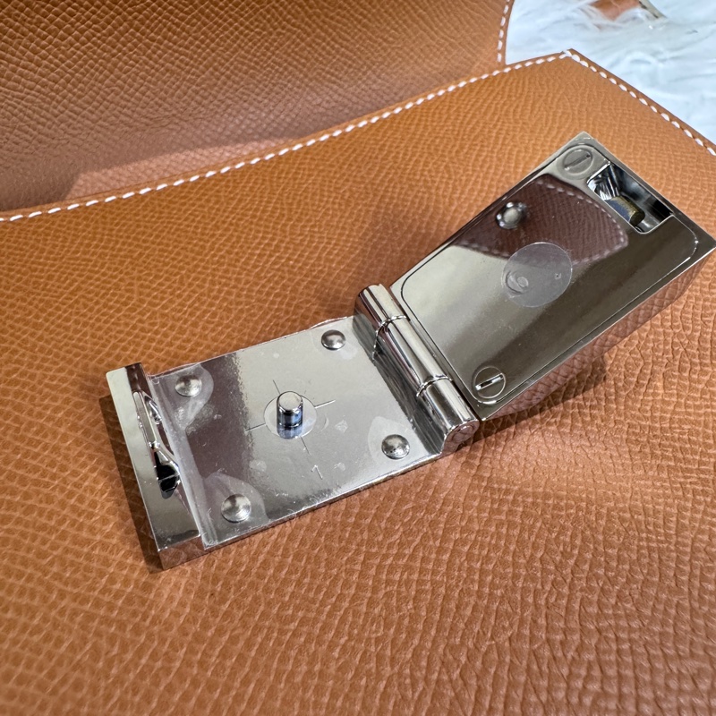 Hermes Sac a depeches21 金棕銀Epsom郵差包 K刻2025離櫃品-8