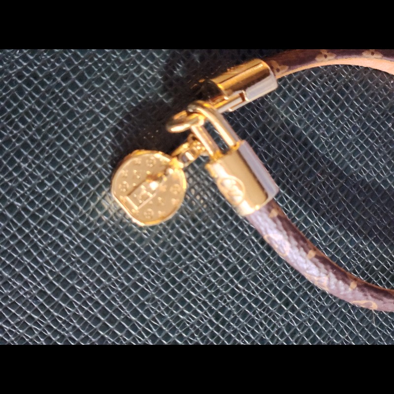 LV老花經典手環  喜歡帶走 全長17cm左右-1