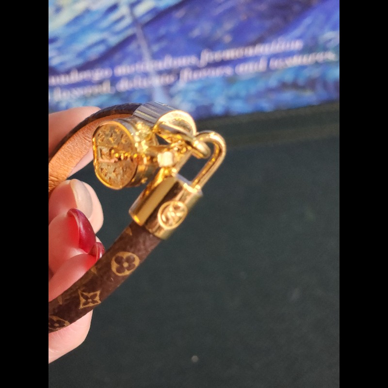 LV老花經典手環  喜歡帶走 全長17cm左右-3