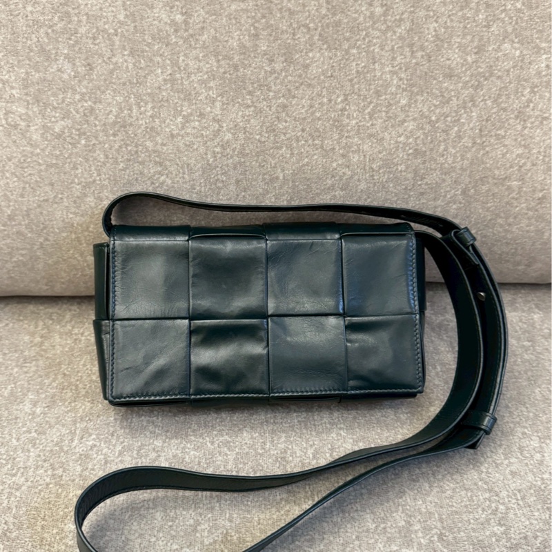 BV cassette八格漆皮墨綠-0