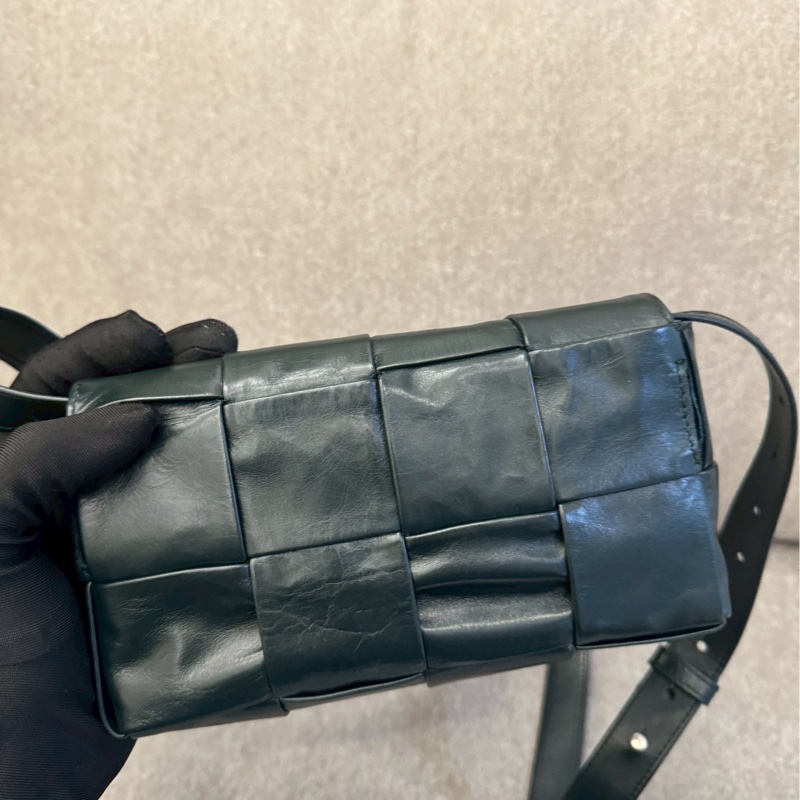 BV cassette八格漆皮墨綠-2