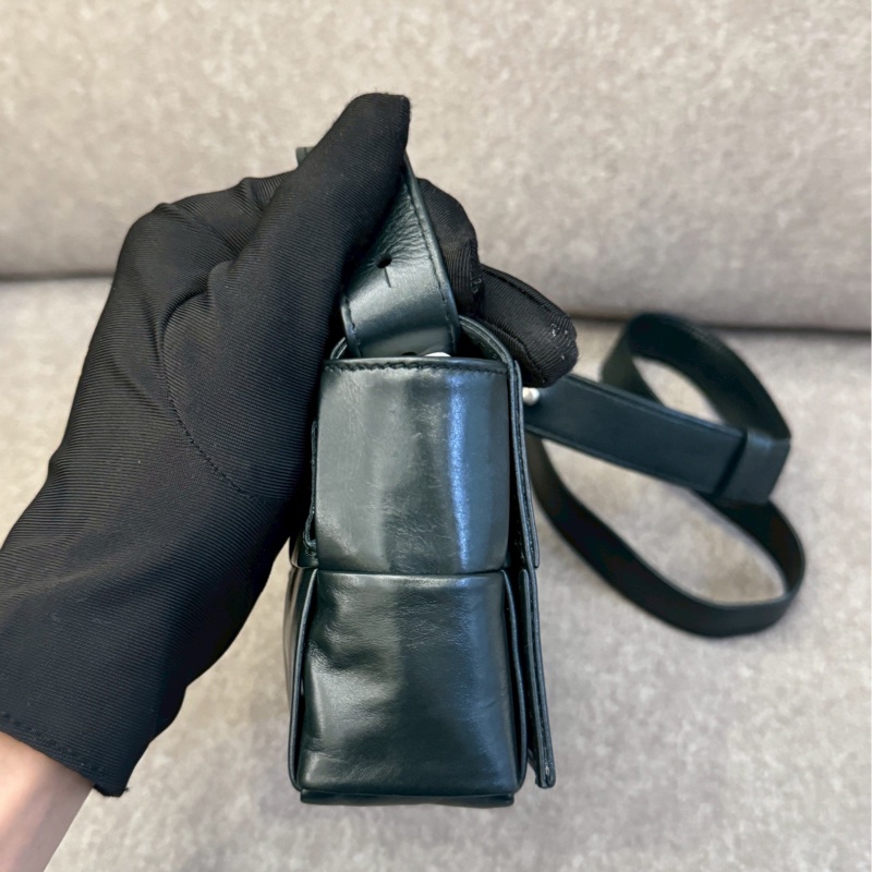 BV cassette八格漆皮墨綠-3