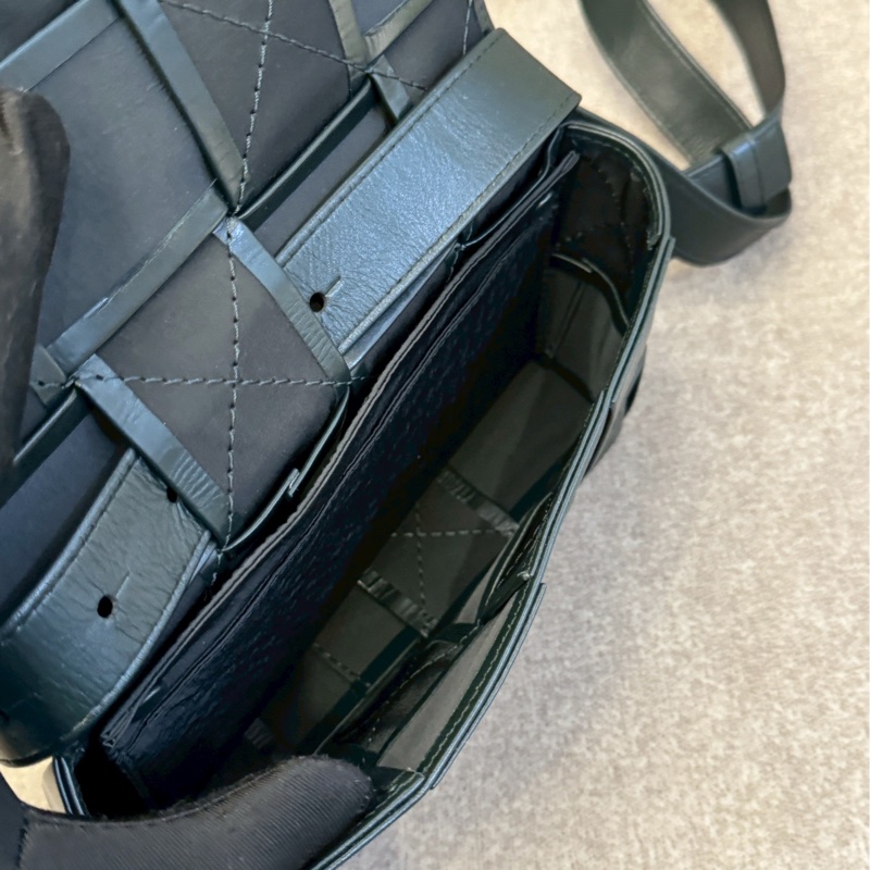 BV cassette八格漆皮墨綠-4