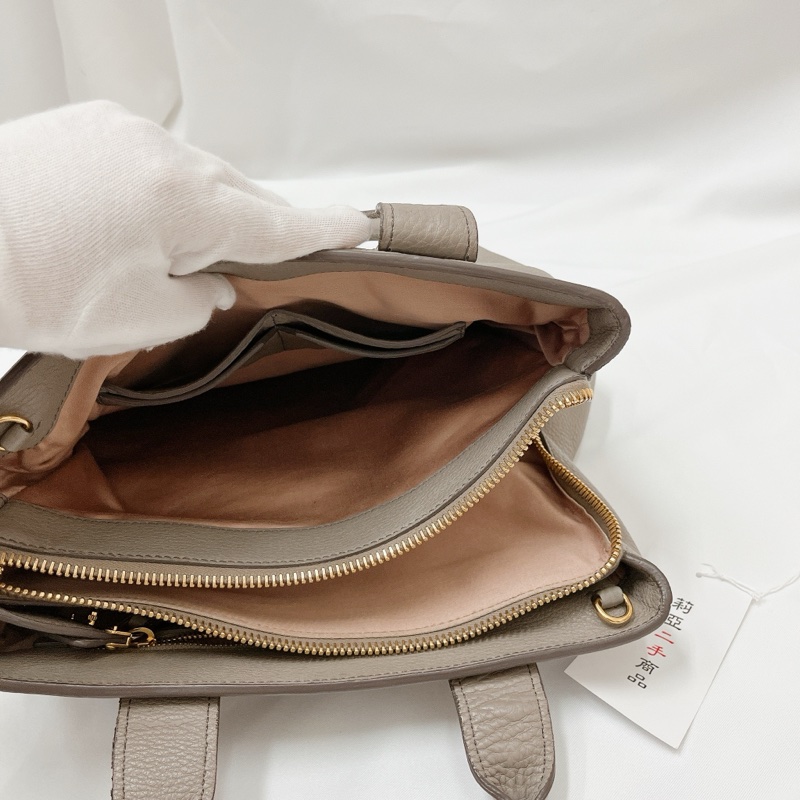 莉亞精品♡Miumiu 大象灰托特 二手-11