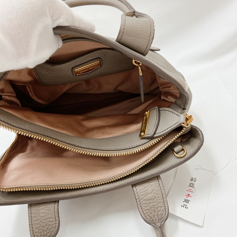 莉亞精品♡Miumiu 大象灰托特 二手-12